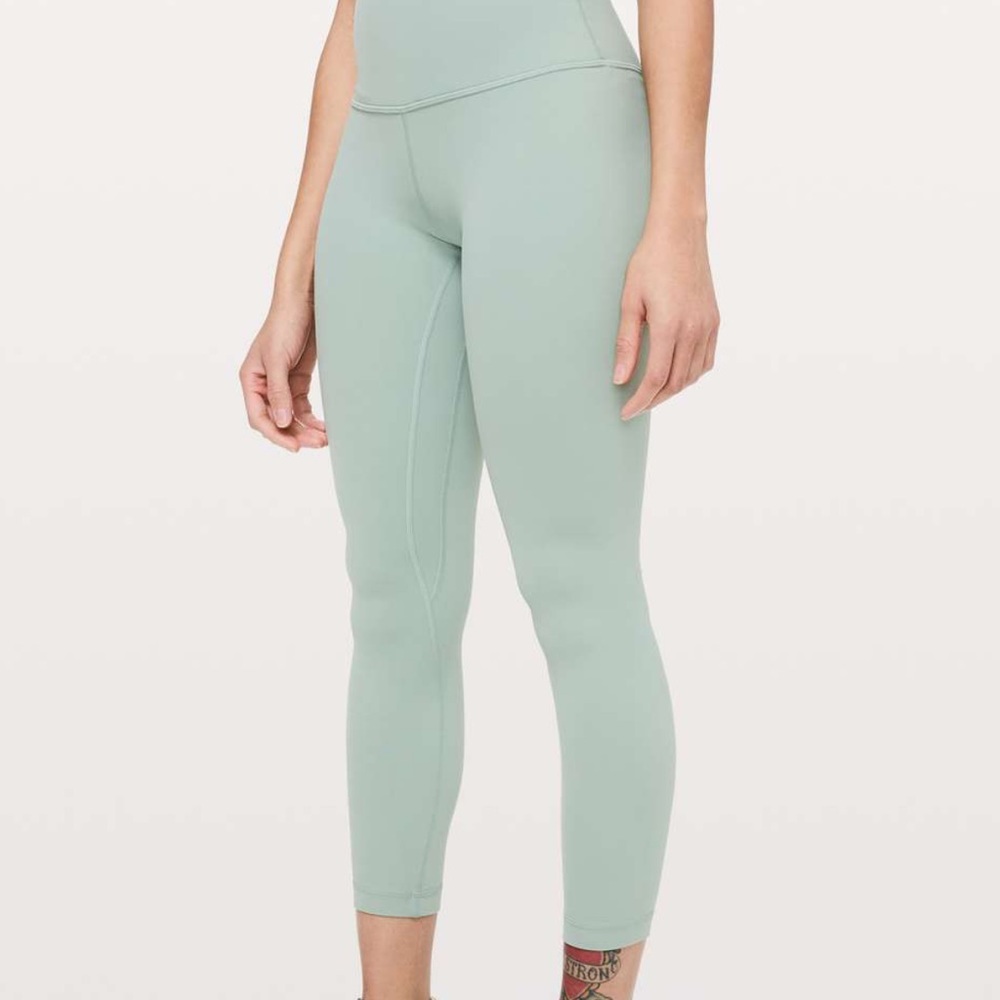 Lululemon- Wunder Train- size 4 light sea foam green - 25 inch inseam